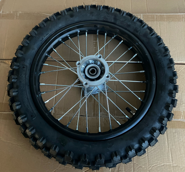 Komplettrad 14" Reifen hinten
